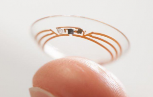 تست قند خون دیابتی‌ها با لنز چشمی دانشمند ایرانی- لنز هوشمند گوگل به کمک نابینایان می‌آید